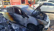 Siirt'te otomobilde çıkan yangın yanındaki araca sıçradı