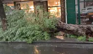 Kars sokakları sağanak altında kaldı