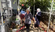 Antalya’da evleri yanan yaşlı çift komşuları sayesinde kurtuldu