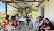 Arsuz’da ihtiyaç sahiplerine kapı kapı destek eli uzanıyor