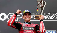 Sachsenring pistinde Marquez rüzgarı esti