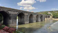 Diyarbakır’da termometreler 40 dereceyi gösterince tarihi sokaklar sessizliğe büründü