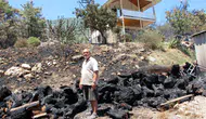 Kumluca yangınında emekli itfaiyeci kendi mücadelesiyle evini kurtardı