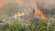 Fethiye’de orman yangını evlere sıçradı