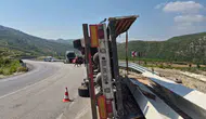 Antalya Konya yolunda tır devrildi