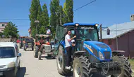Van'da düğün konvoyu lüks araçları unutturdu