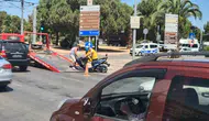 Samsun'da ehliyetsiz motosiklet sürücüsü trafiği birbirine kattı
