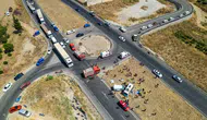 Manisa'da kavşak kazası 1 ölü ve 11 yaralı