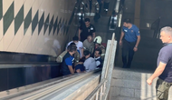 Metro peronunda korku dolu anlar: Görme engelli genç raylara düştü