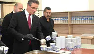 Erzurum Valisi’nden emniyet personeline aşure ikramı