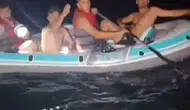 Sapanca Gölü'nde aniden bastıran fırtına 35 kişiyi gölün ortasında bıraktı