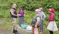 Ordu'da jandarma kapı kapı dolaşıp KADES uygulamasını anlatıyor