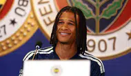 Nathan Ake Fenerbahçe için İstanbul’a geldi