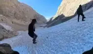 Tunceli'de yaz ortasında kış manzarası