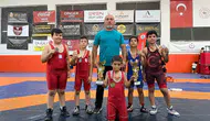 Manisalı minik güreşçiler Denizli minderi tozunu attı