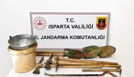 Evinin altına hazine arayan şüpheliye jandarma baskını