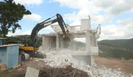 Kartepe'de kaçak yapıya belediye ekipleri müdahale etti