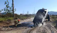 Karabük'te park halindeki otomobil ormanı küle çevirdi