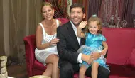 Emre Kınay ve kızı Duru sahnede şarkı söyledi