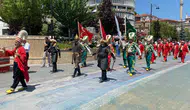 Bolu sokaklarında mehterli sünnet korteji