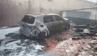 Batman'da otoparktaki üç araç bir anda küle döndü