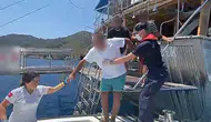 Fethiye açıklarında teknede yaralanan kişi hastaneye yetiştirildi