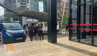 Alanya'da polise hakaret eden yabancı uyruklu şahıs adliyeye çıkarıldı
