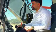Meclis üyesi kendi iş makinesiyle yol çalışmasına katıldı