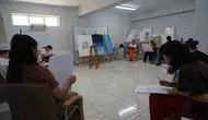 Adıyaman'da aileler resim kursunda çocuklarıyla buluşuyor