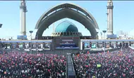 Hamaney Tahran’da binlerin katılımıyla son yolculuğuna uğurlanıyor