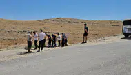 Şanlıurfa'da boş arazide battaniyeye sarılmış yabancı uyruklu bir ceset bulundu