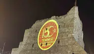 Birecik Kalesi 15 Temmuz gecesi dev görsellerle aydınlandı