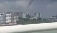 Adana'da hortum paniğine rağmen denize girdiler