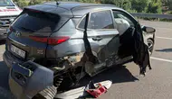 Bingöl’de direksiyon hakimiyetini kaybeden sürücü bariyerlere çarptı