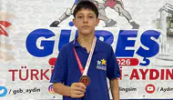 Manisalı genç güreşçi Türkiye üçüncüsü oldu