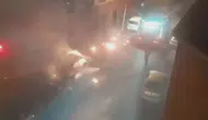 Fatih’te park halindeki otomobili ateşe verdi