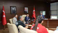 Elazığlı şampiyonlar Vali Hatipoğlu ile bir araya geldi