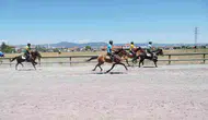 Gölcük’te Rahvan At Yarışları rüzgarı esti