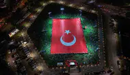 Kayseri dev bayrakla 15 Temmuz'u andı