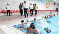 Ağrı’da binlerce çocuk ücretsiz yüzme eğitimiyle havuzlara giriyor