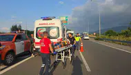 Düzce gişelerinde kaza Otomobil bariyerlere ok gibi saplandı