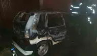 Sandıklı'da park halindeki araç küle döndü