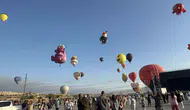 Kapadokya semaları dev figürlü balonlarla renklendi