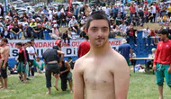 Erzurum’daki güreş meydanında Ufuk Erdem herkesi duygulandırdı