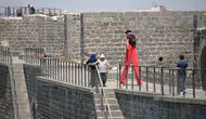 Diyarbakır Surlarında yürekleri ağza getiren tahta bacaklı şov