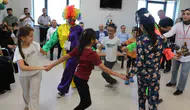 Ceylanpınar Devlet Hastanesi’nde tedavi gören çocuklara sürpriz moral etkinliği