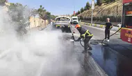 Mardin yolunda seyir halindeki araç küle döndü