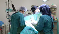 Sivas’ta şah damarı ameliyatında riskli hastaya lokal anestezi yöntemi