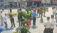 Bursa Adliyesi önünde taraflar birbirine girdi
