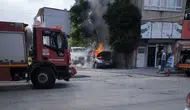Osmaniye’de park halindeki araç bir anda alevlere teslim oldu